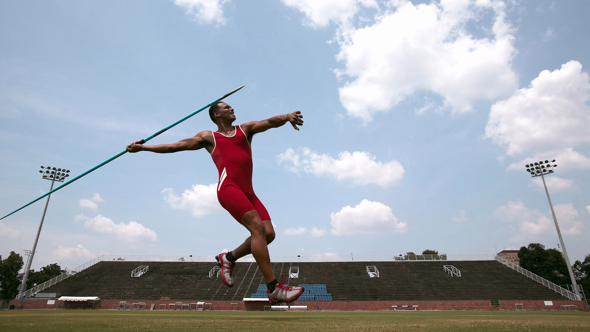 华体会app-青少年体育选项课开设室外攀岩项目，青少年攀岩标准速度赛道