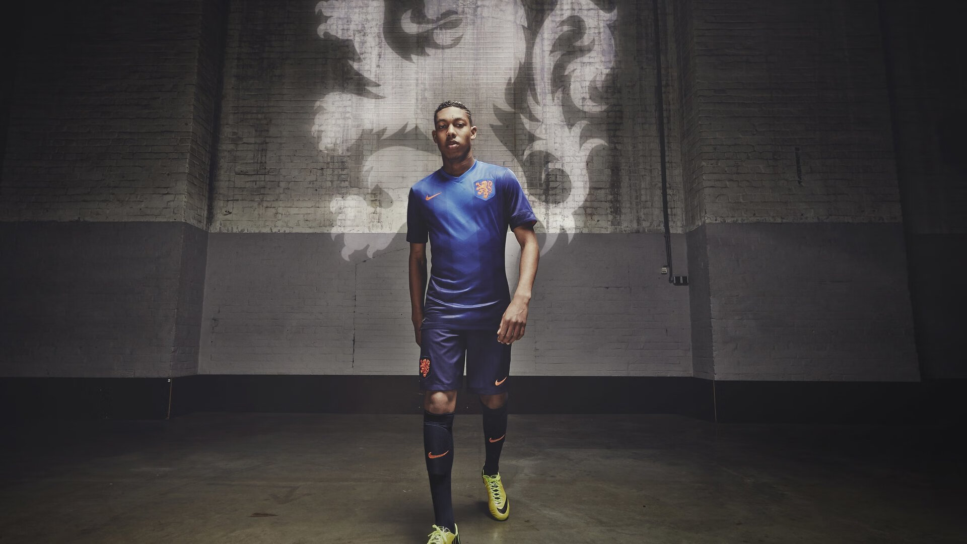 华体会官方网站下载-乔纳·隆戈:新西兰全黑队进攻的定海神针,闪耀橄榄球历史,乔纳森,诺兰